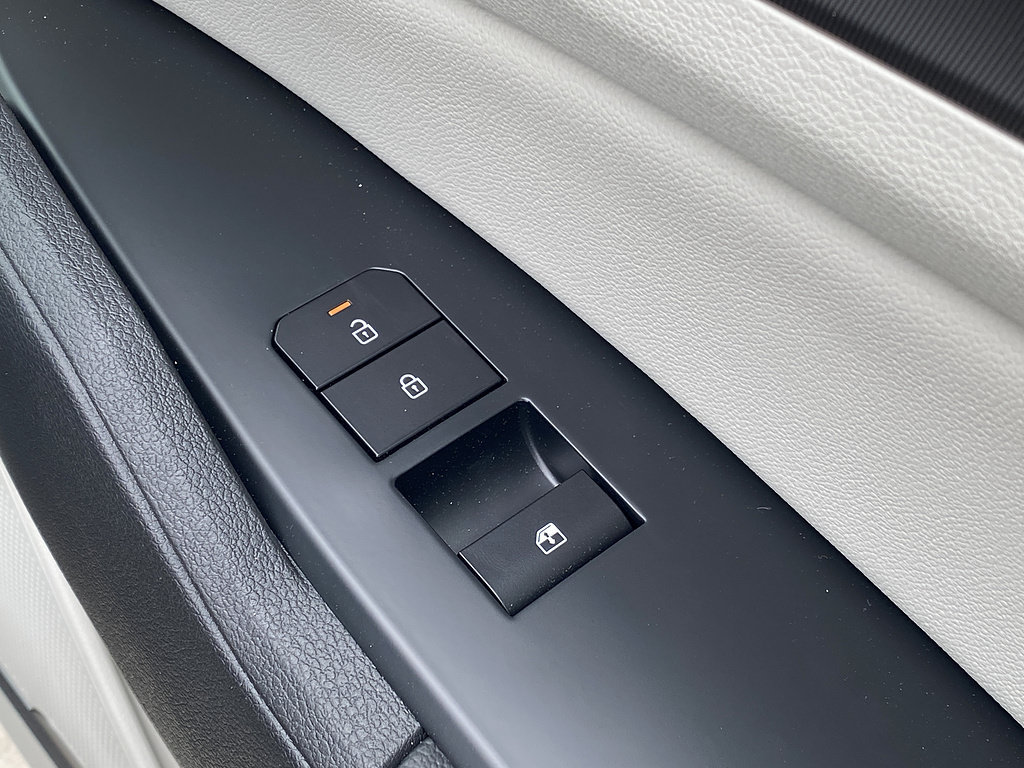 New 2026 Kia Sportage EX FWD image 22