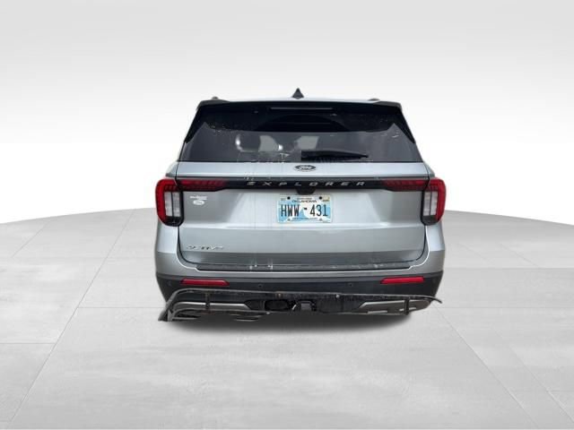 Used 2025 Ford Explorer Active w/ Active Comfort Package image 4