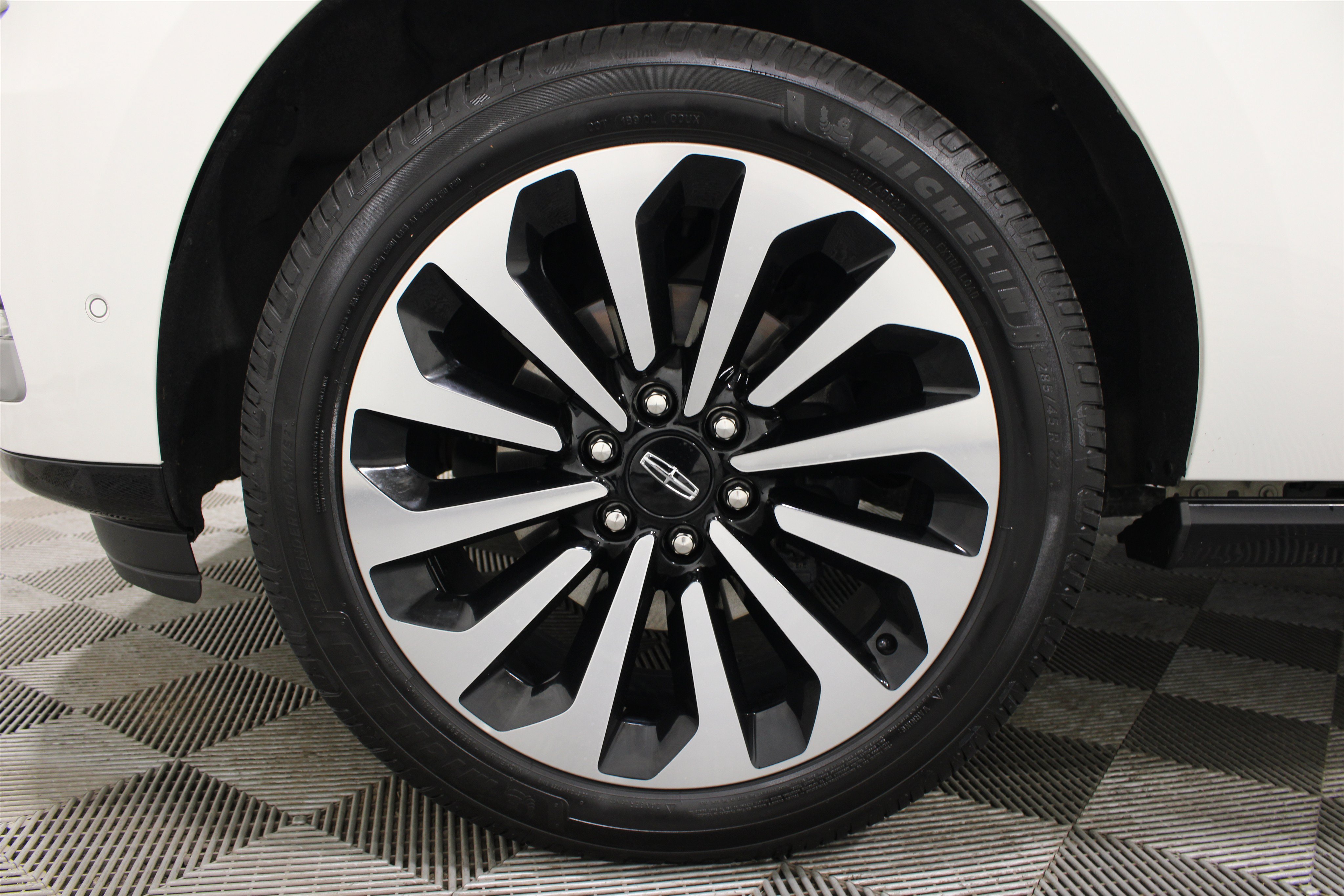 Certified 2024 Lincoln Navigator Reserve AWD/4WD image 39