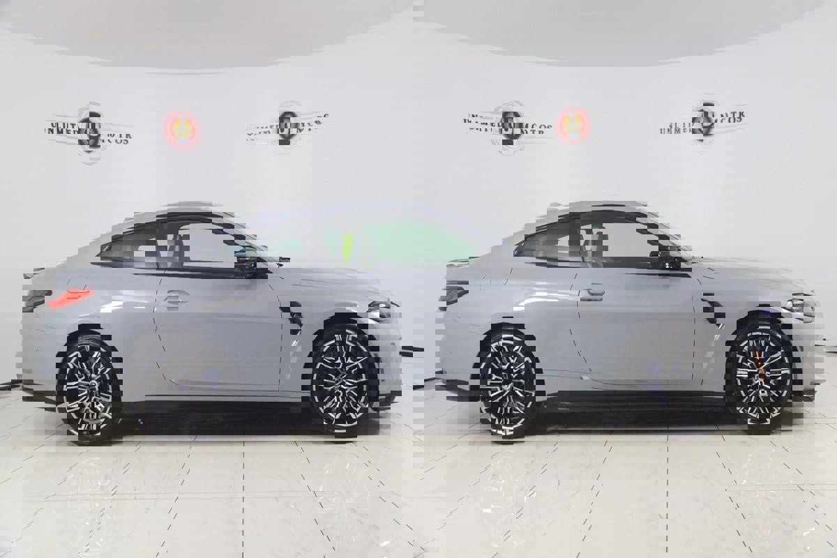 Used 2023 BMW M4 Competition RWD image 2