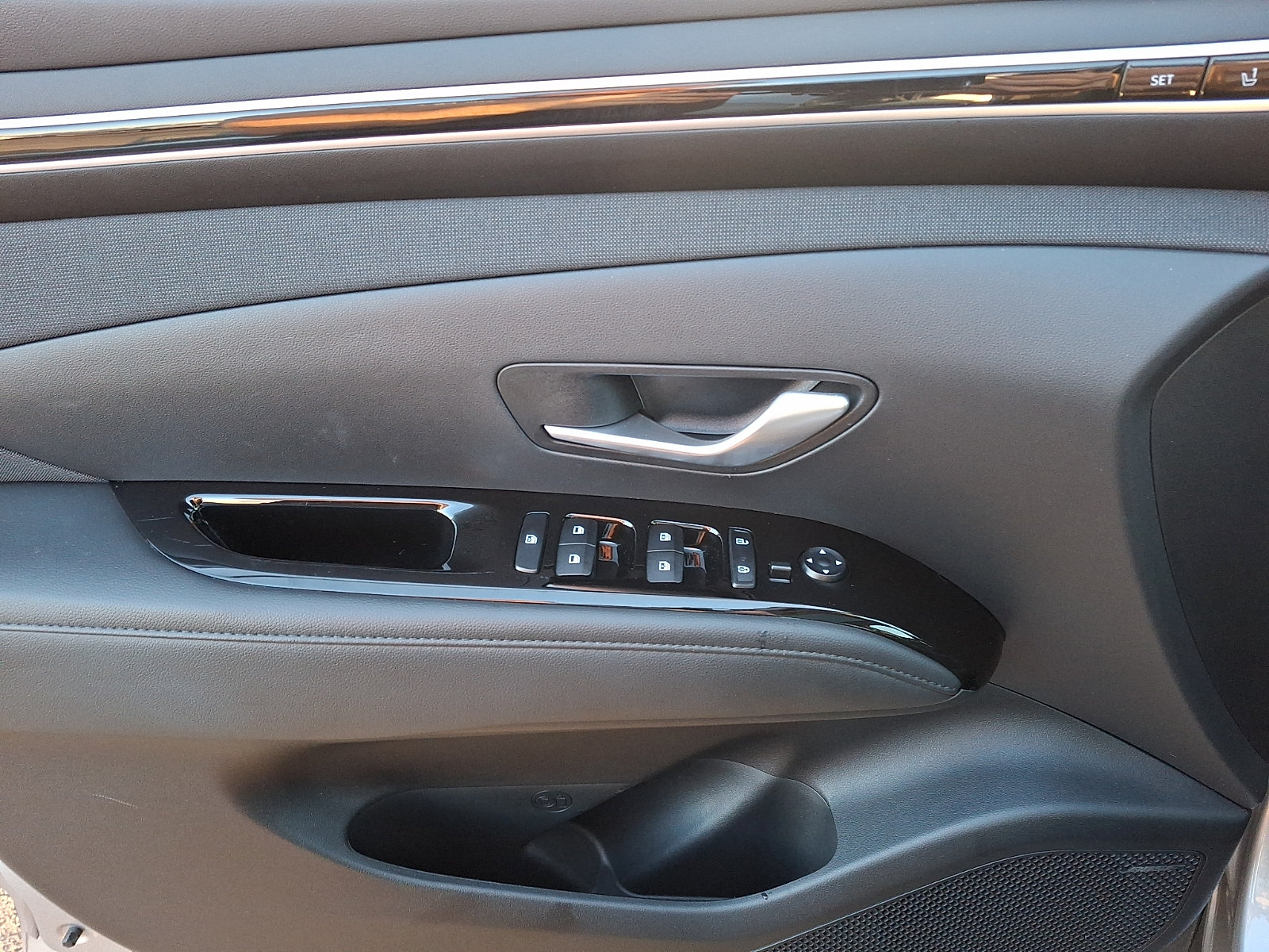 Certified 2023 Hyundai Tucson Limited AWD/4WD image 12