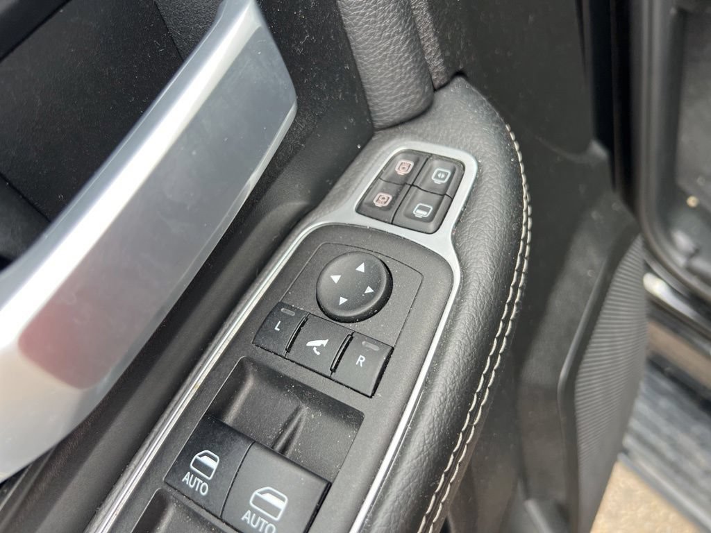 Used 2024 RAM 2500 Big Horn w/ Night Edition AWD/4WD image 19