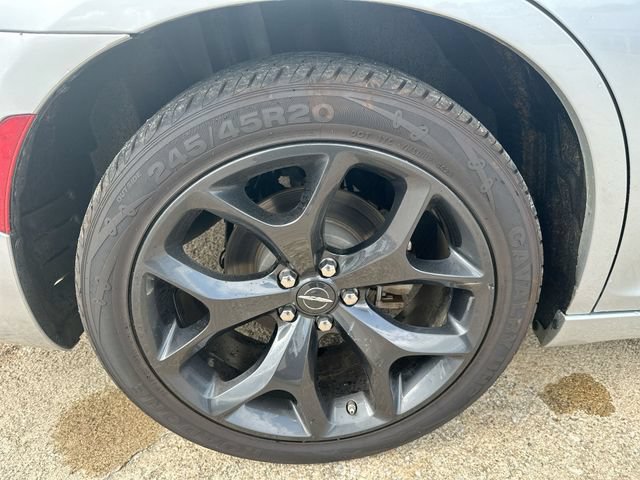 Used 2023 Chrysler 300 Touring w/ Sport Appearance Package RWD image 46