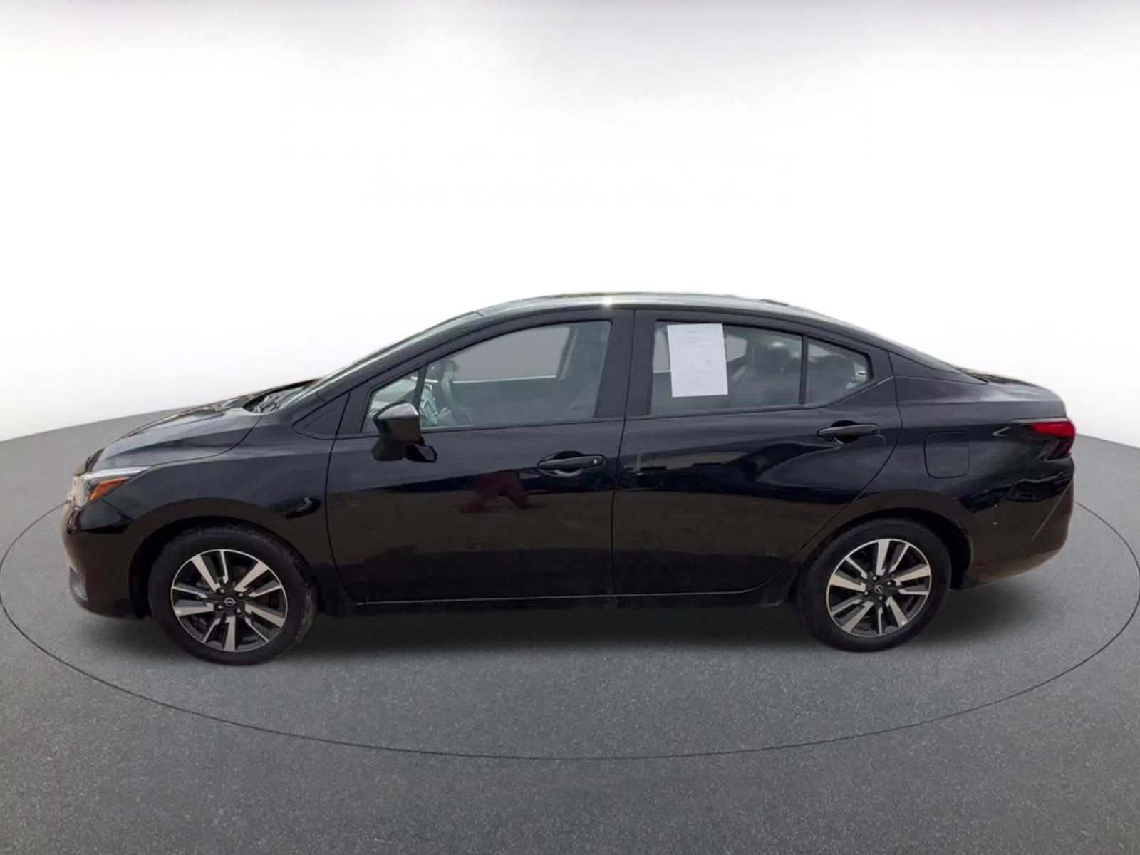 Used 2025 Nissan Versa SV FWD image 9