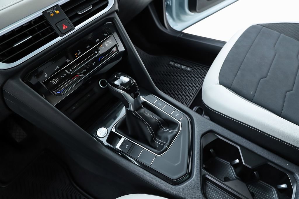 New 2026 Volkswagen Taos SE FWD image 61