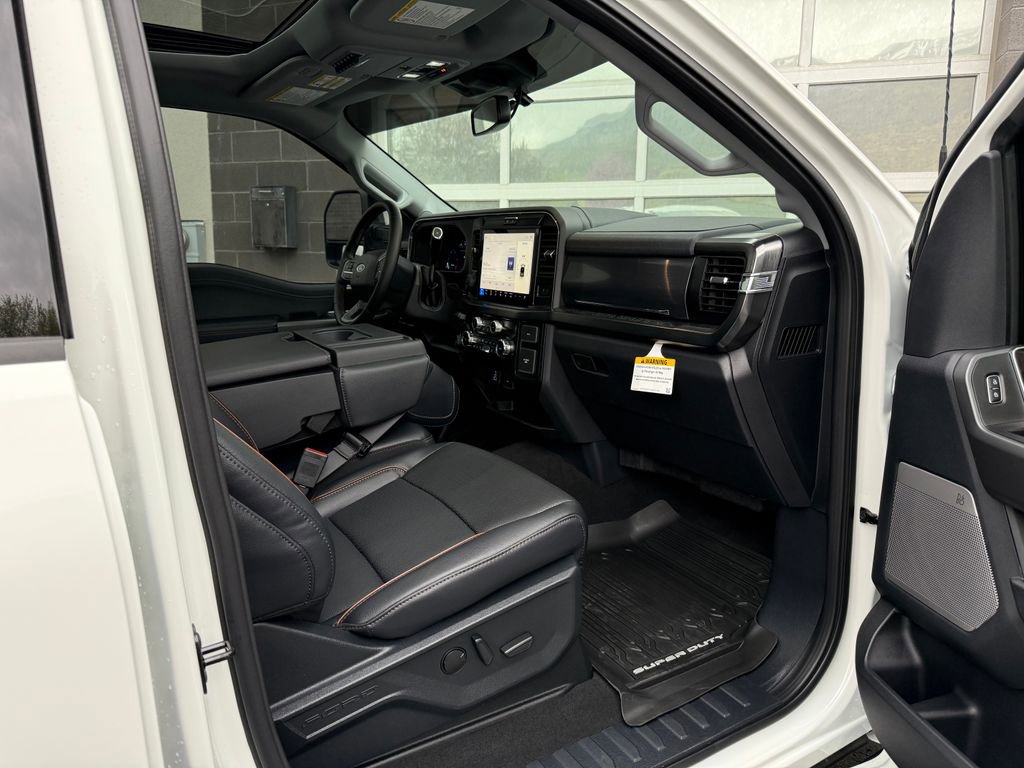 Used 2026 Ford F350 Lariat w/ Black Appearance Package AWD/4WD image 23