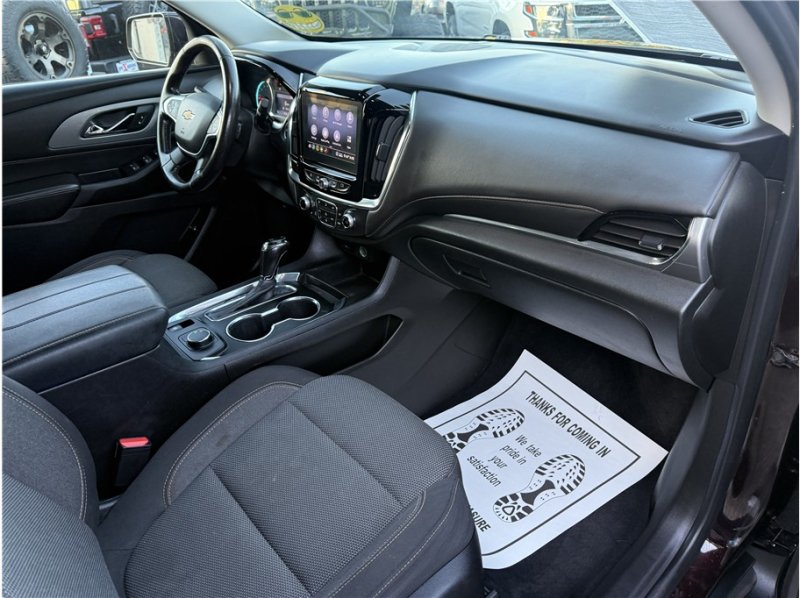 Used 2020 Chevrolet Traverse LT FWD image 33