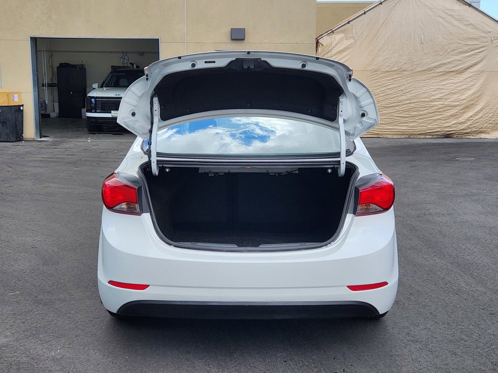 Used 2016 Hyundai Elantra SE FWD image 13