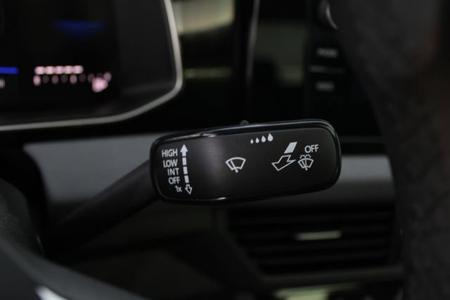 Used 2025 Volkswagen Jetta SE w/ Sunroof Package image 10