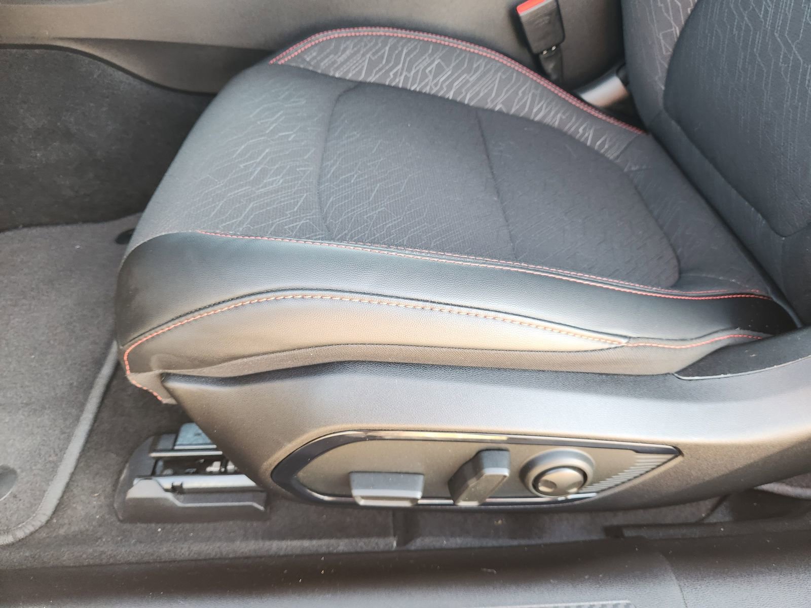 Used 2025 Dodge Charger R/T w/ Quick Order Package 25M R/T image 25