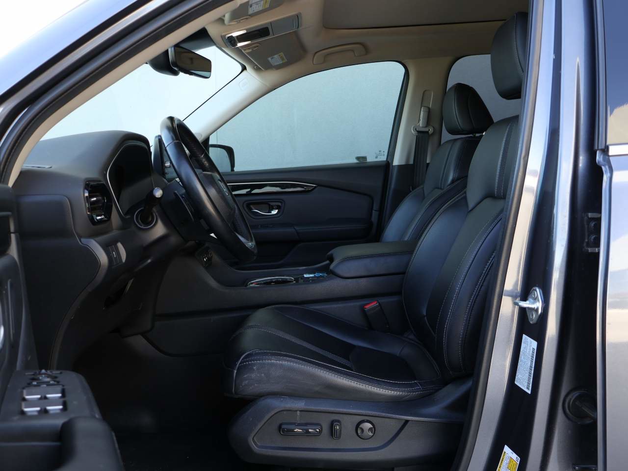 Used 2024 Honda Pilot Touring image 8