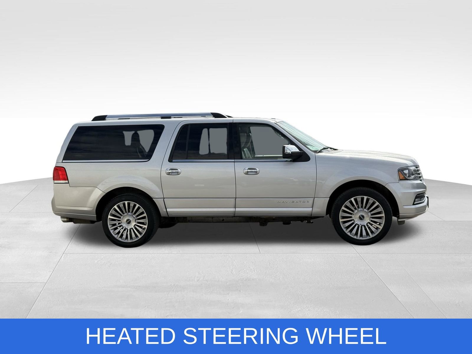 Used 2015 Lincoln Navigator L 4WD w/ Equipment Group 101A Reserve image 16
