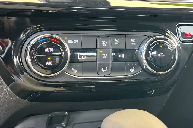 Used 2025 Chevrolet Trax RS w/ Driver Confidence Package FWD image 26