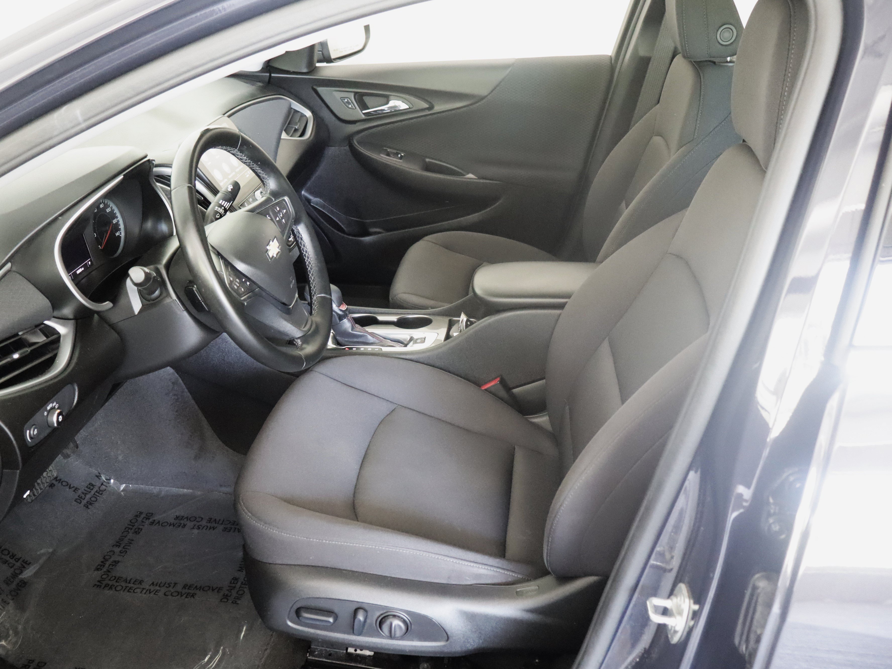 Used 2025 Chevrolet Malibu RS FWD image 7