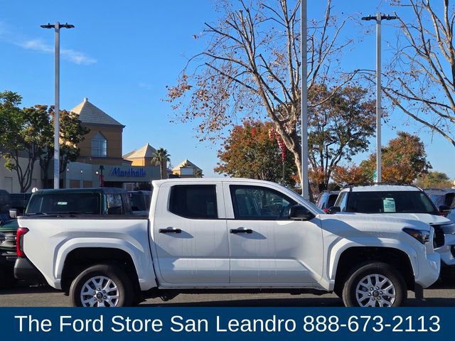 Used 2025 Toyota Tacoma SR image 9