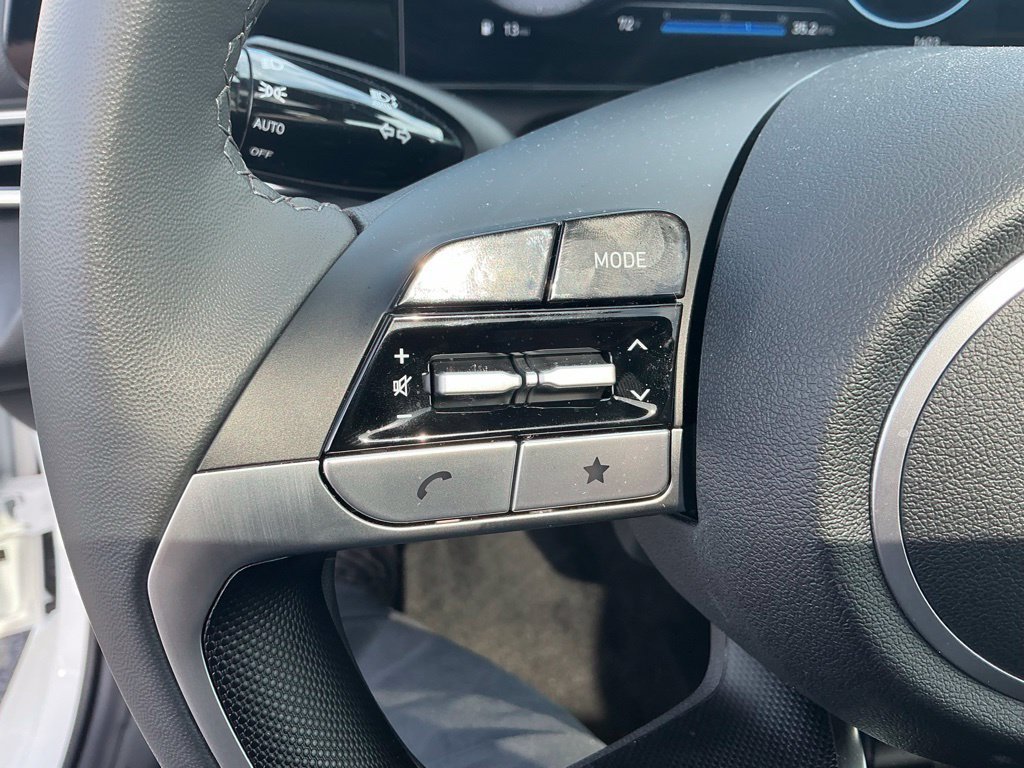 Certified 2026 Hyundai Elantra Limited FWD image 19