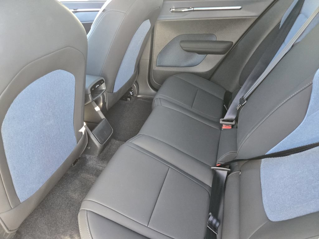 Used 2025 Volvo EX30 Plus w/ Protection Package Premier AWD/4WD image 28