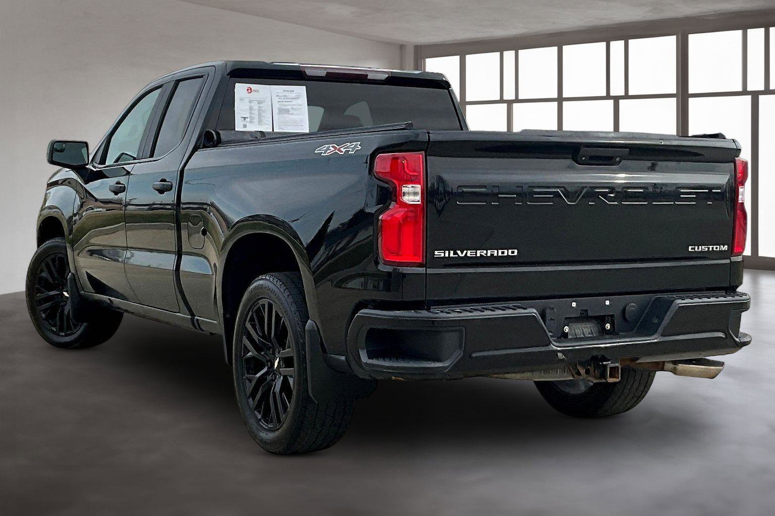 Used 2019 Chevrolet Silverado 1500 Custom w/ Trailering Package image 14