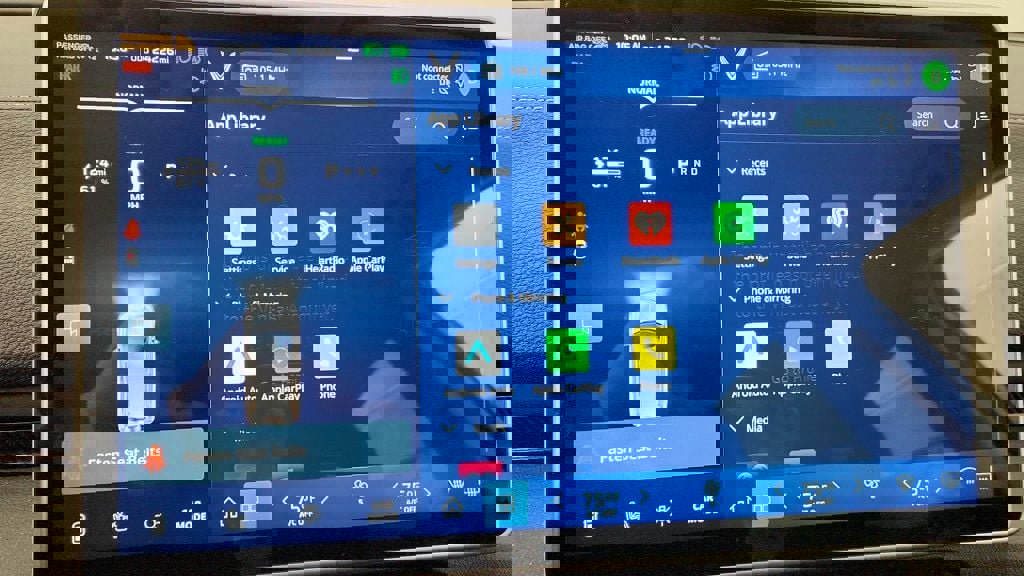 Used 2023 VinFast VF 8 Eco image 18