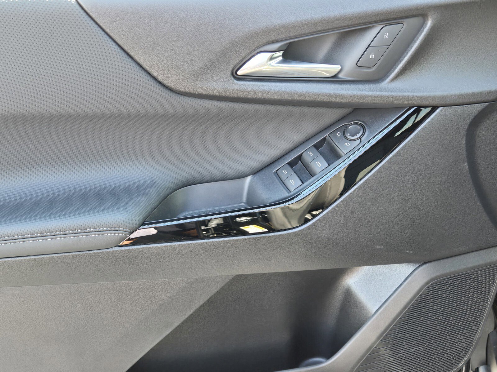 New 2026 Chevrolet Equinox LT image 11