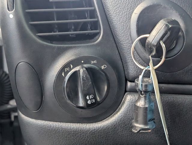 Used 2000 Porsche Boxster RWD image 18