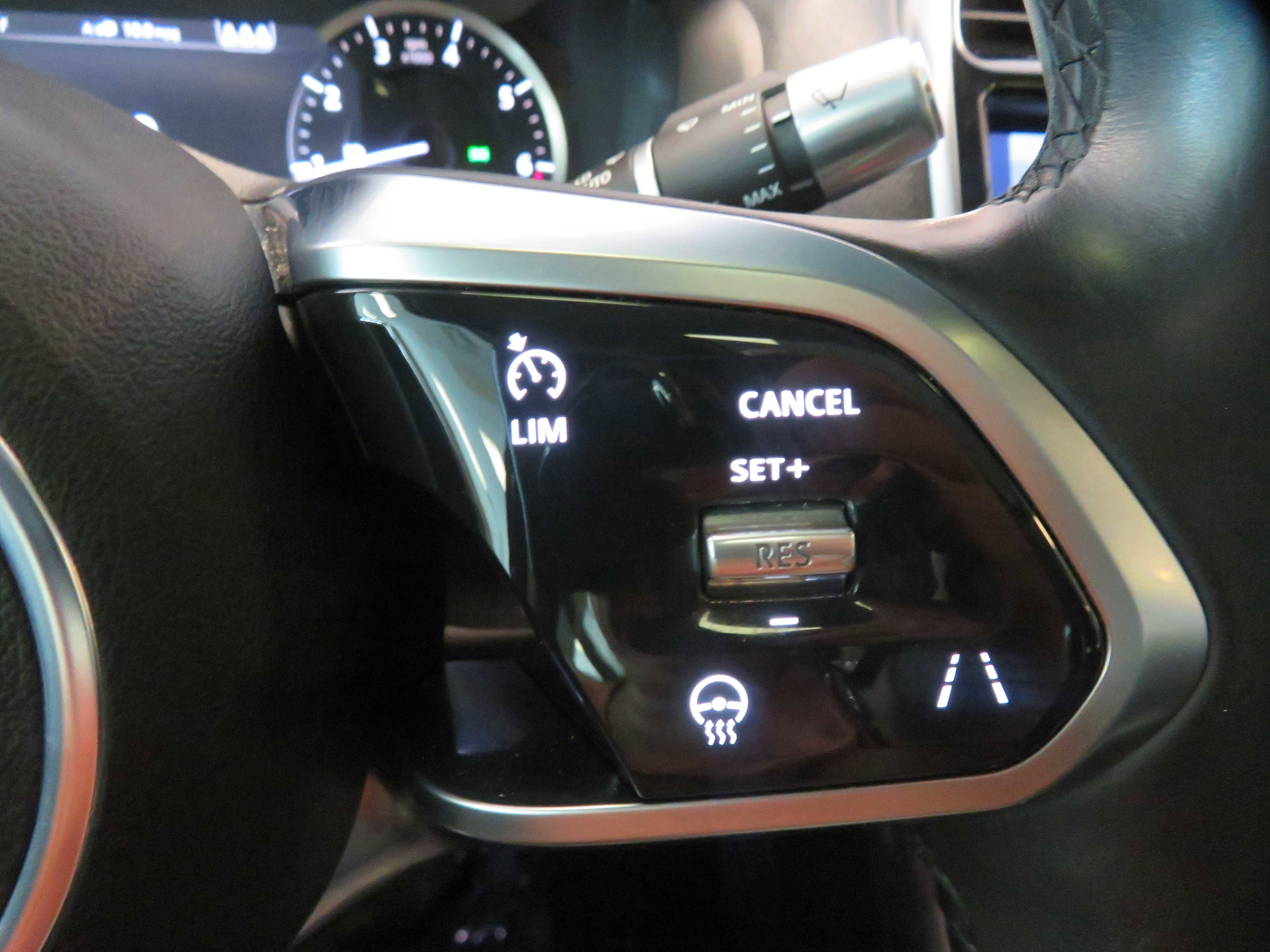 Used 2020 Jaguar XE S image 32