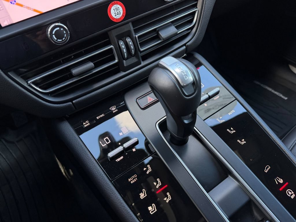 Certified 2025 Porsche Macan S AWD/4WD image 12