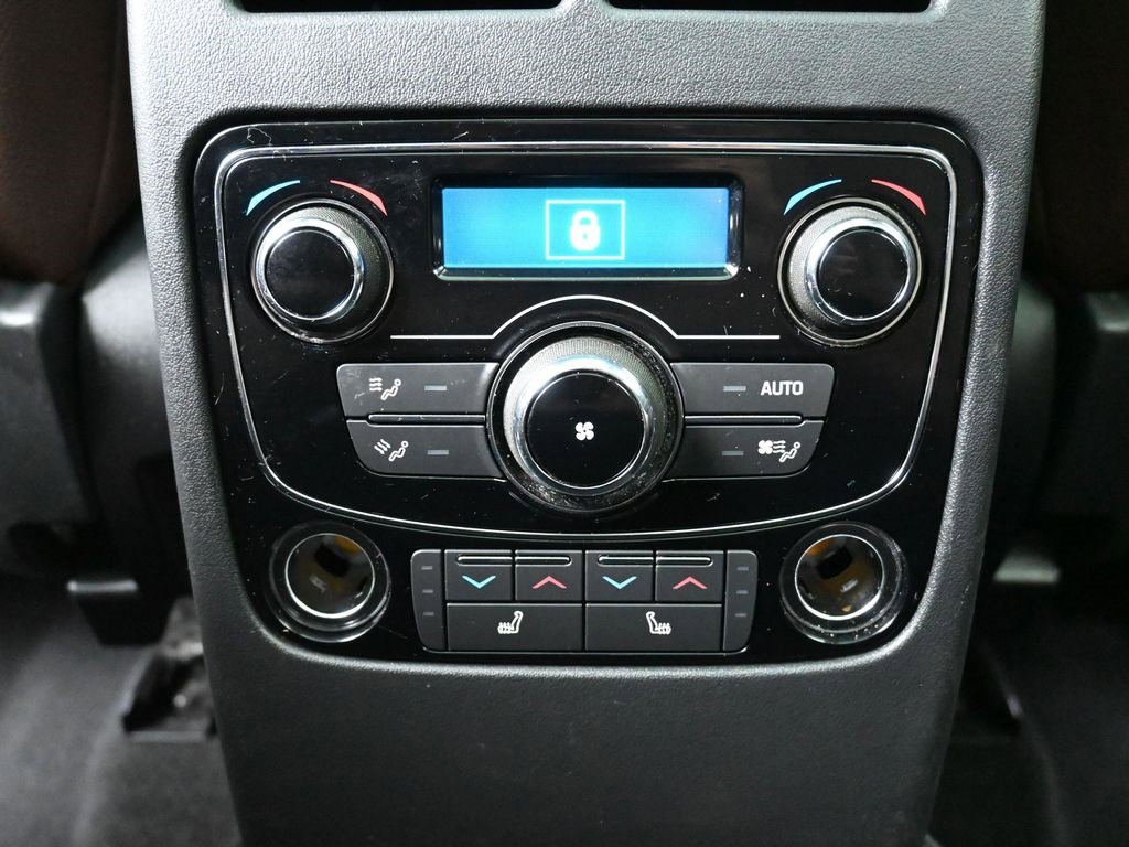 Used 2019 Jaguar F-PACE S image 21