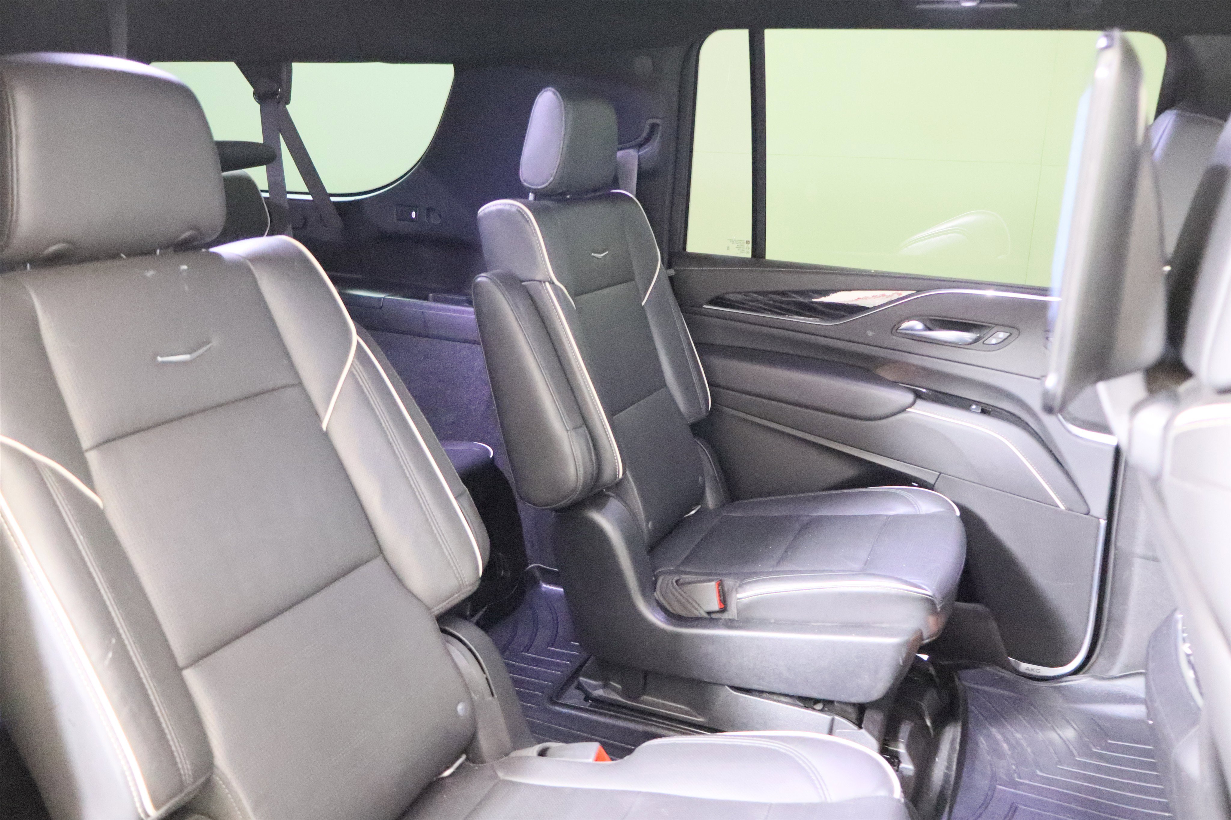 Used 2021 Cadillac Escalade ESV Sport w/ Driver Assist Tech Package AWD/4WD image 22