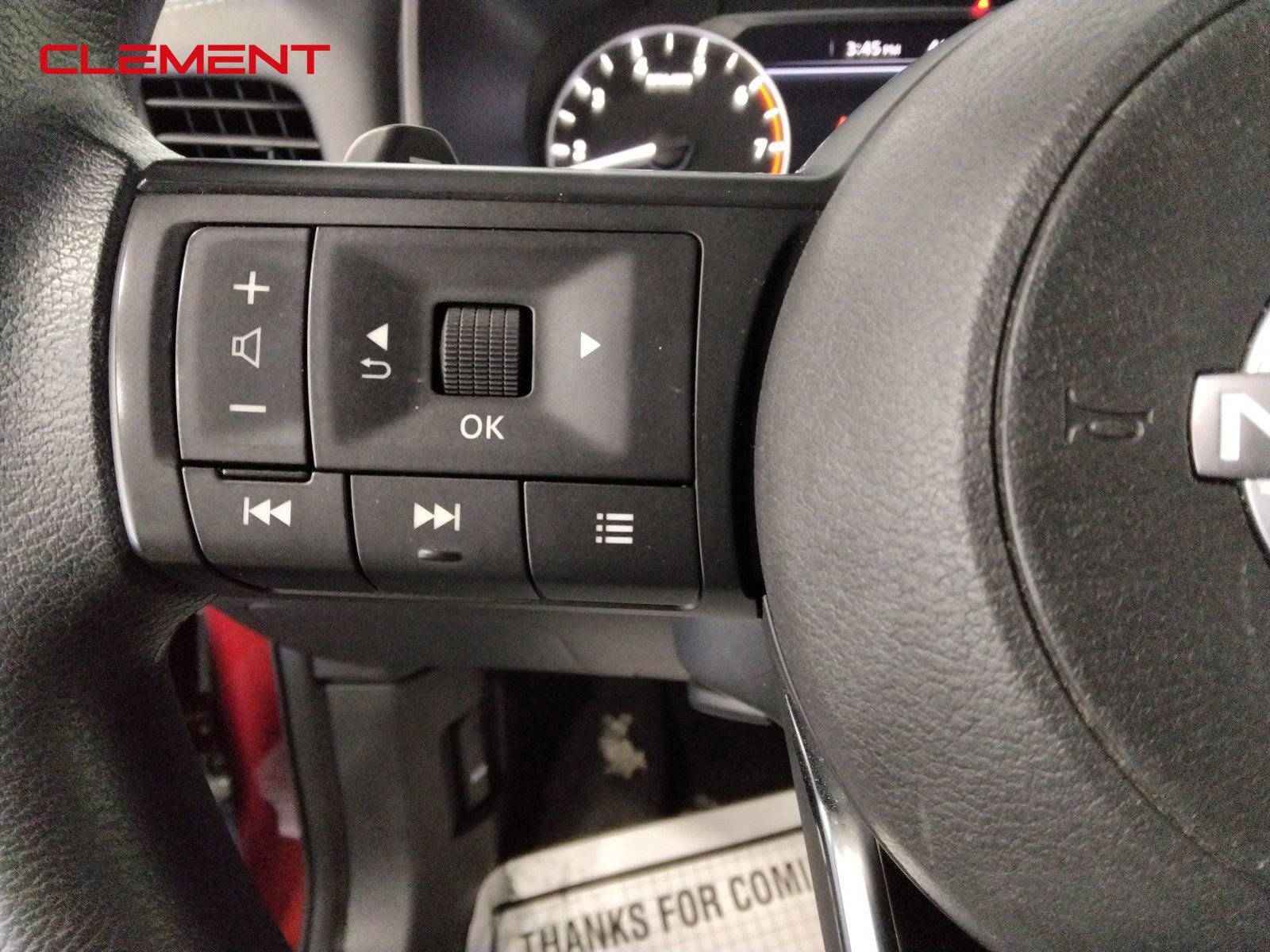 Used 2023 Nissan Rogue S image 11