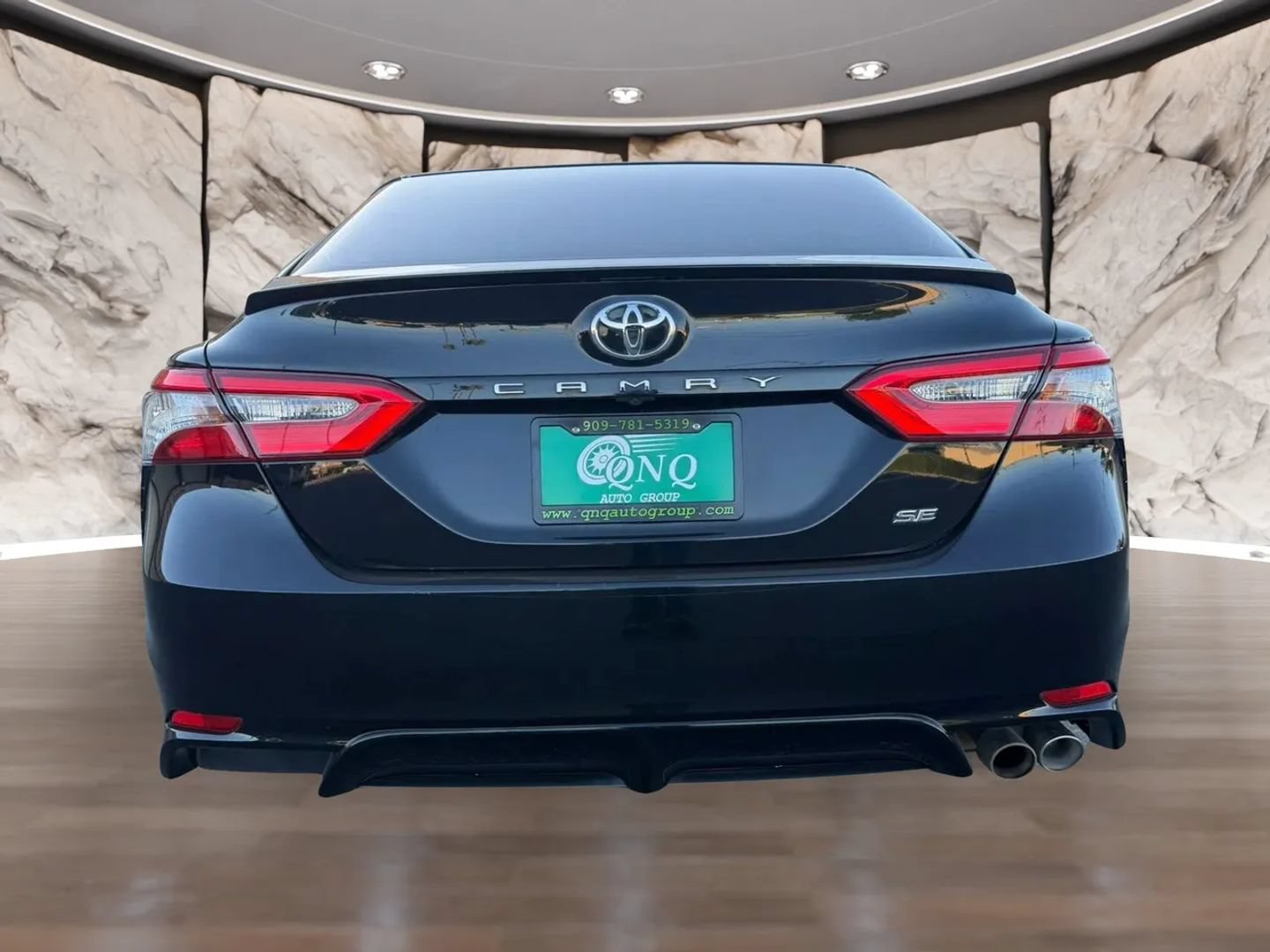 Used 2018 Toyota Camry SE w/ Moonroof Package FWD image 7