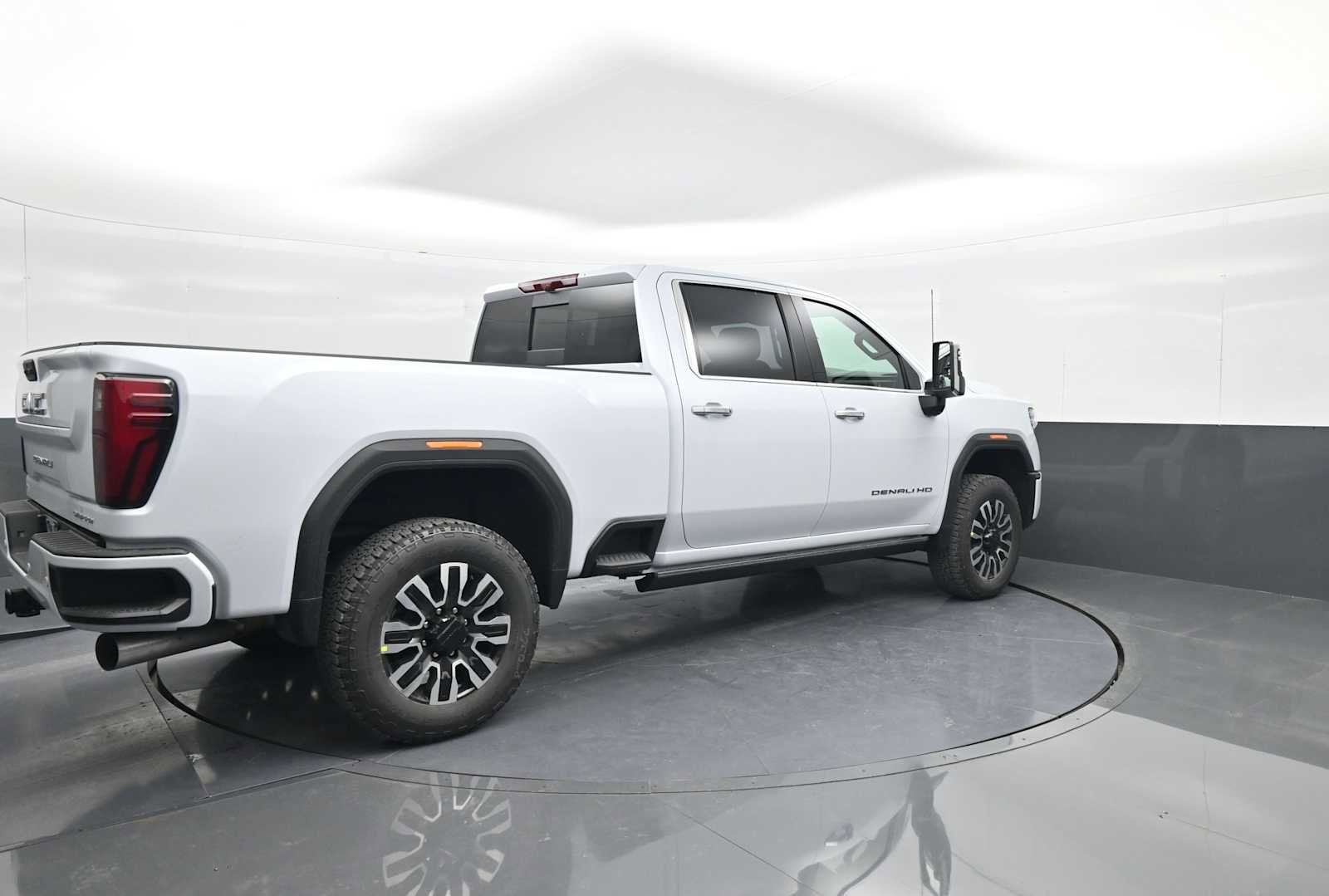 New 2026 GMC Sierra 2500 Denali Ultimate image 8