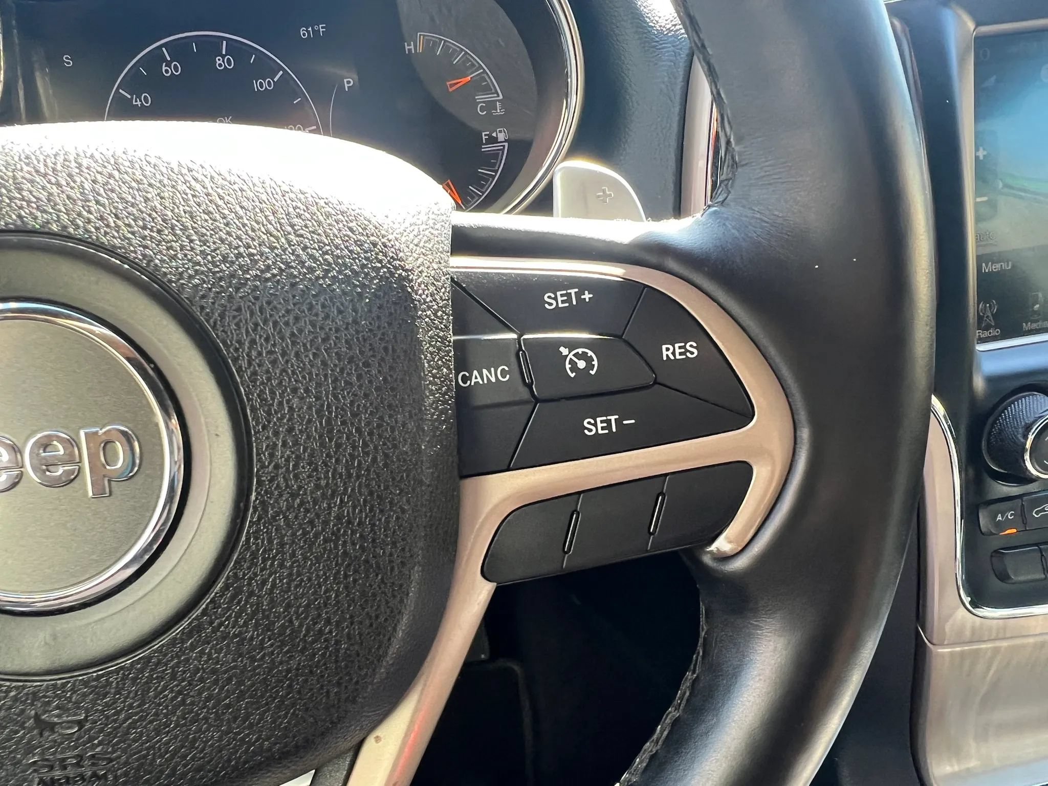 Used 2016 Jeep Grand Cherokee Limited 75th Anniversary AWD/4WD image 21