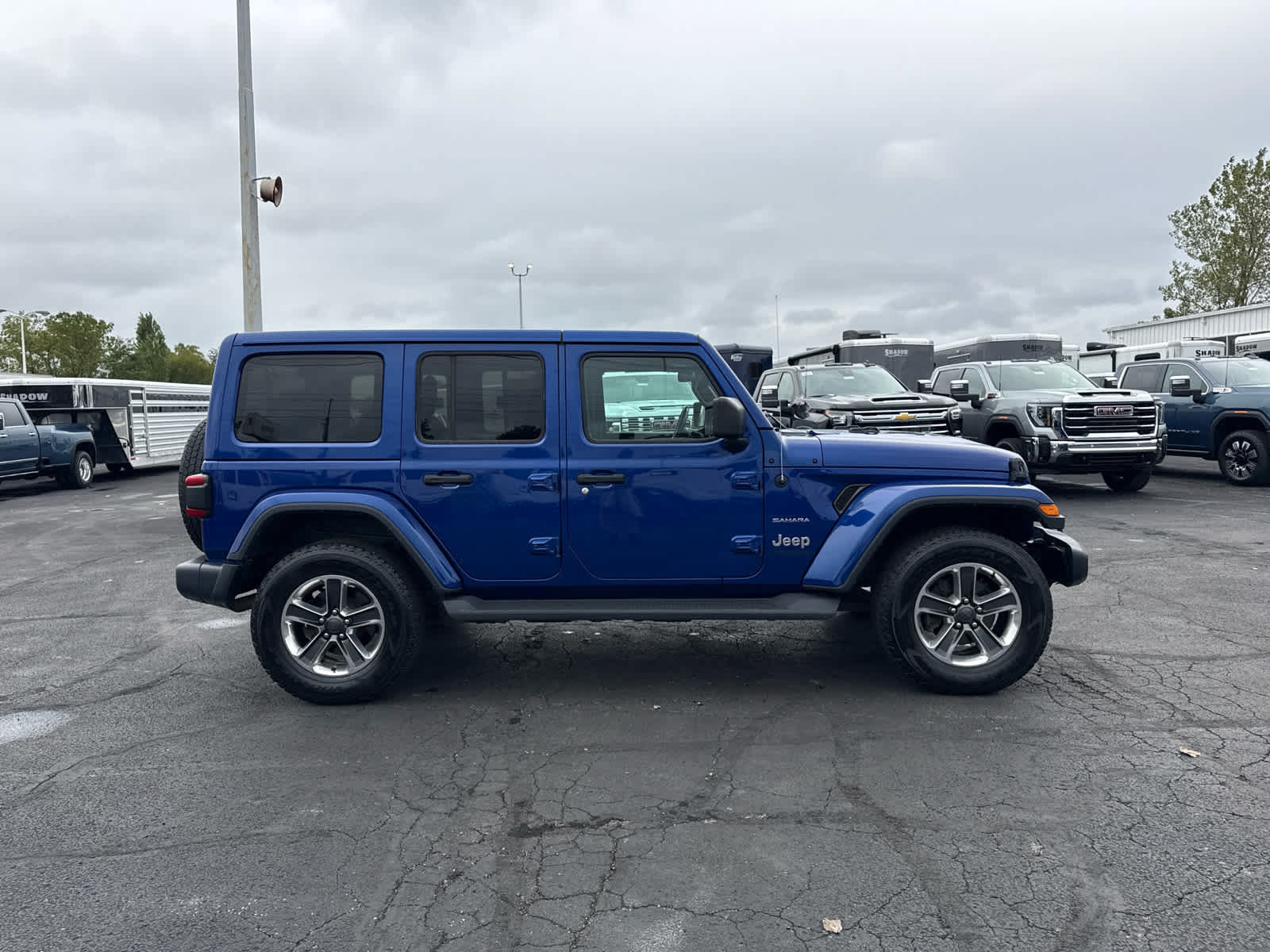 Used 2019 Jeep Wrangler Unlimited Sahara w/ Safety Group AWD/4WD image 6