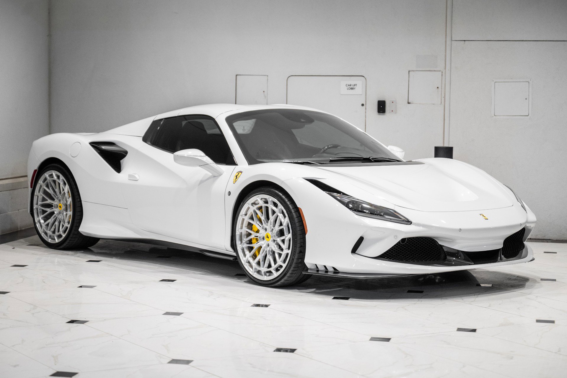 Used 2023 Ferrari F8 Tributo image 10
