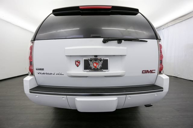 Used 2011 GMC Yukon XL Denali AWD/4WD image 15