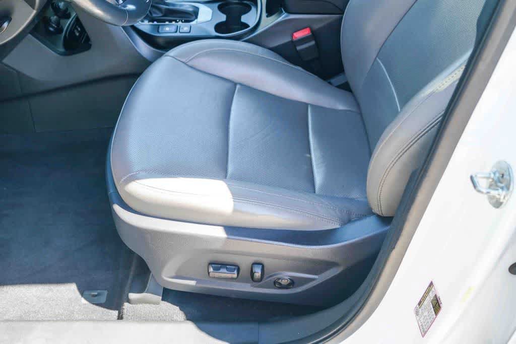 Used 2018 Hyundai Santa Fe Sport w/ Cargo Package AWD/4WD image 21