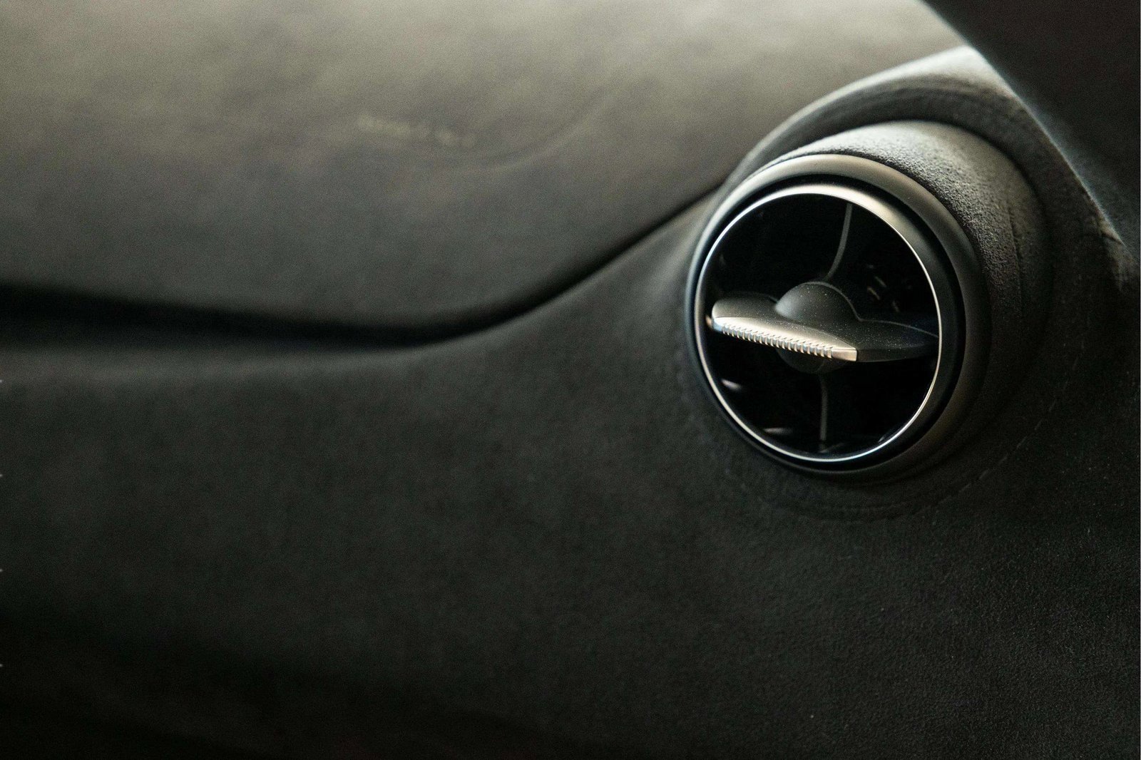 New 2025 McLaren 750S image 38