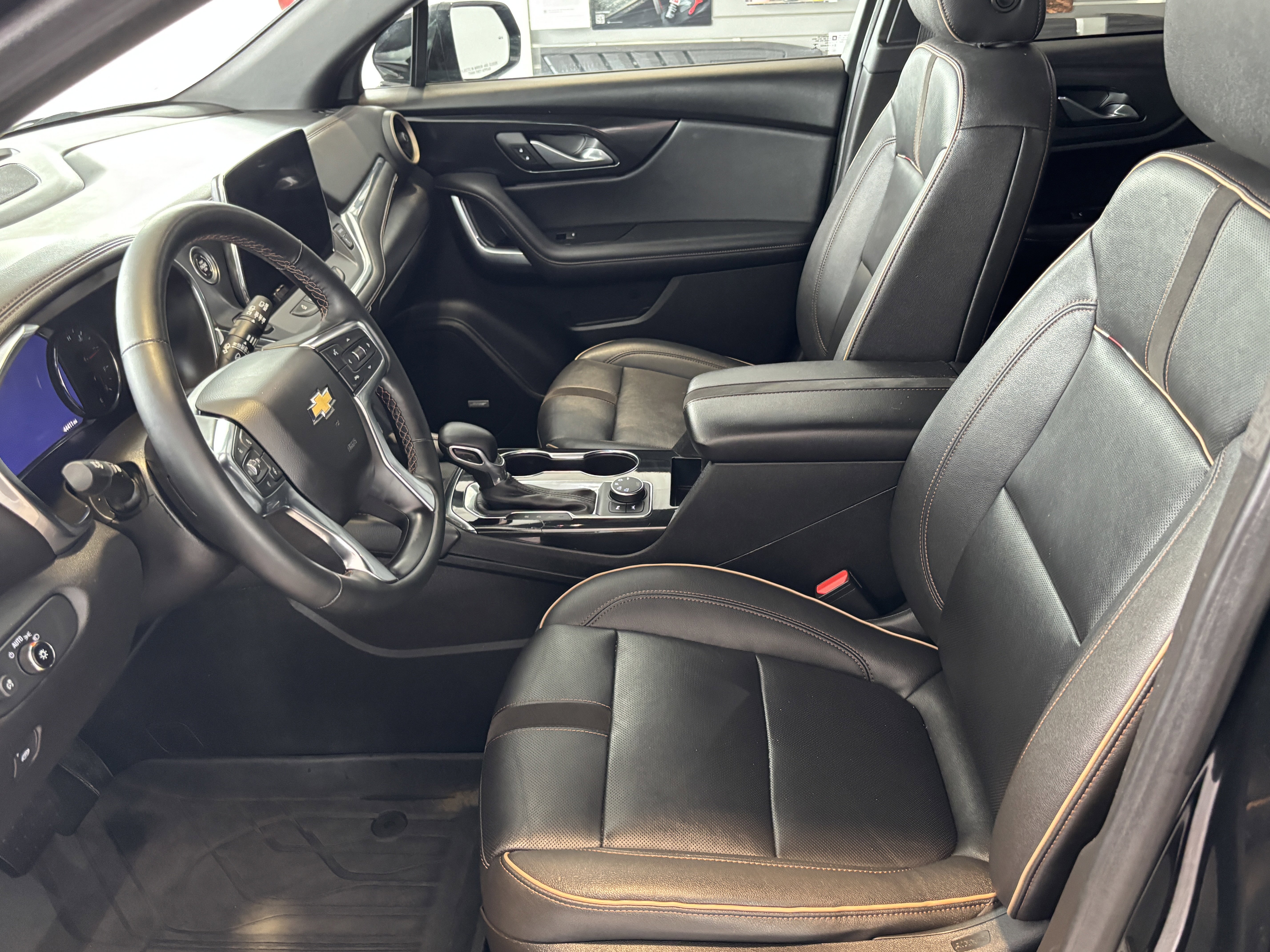 Used 2023 Chevrolet Blazer Premier image 6