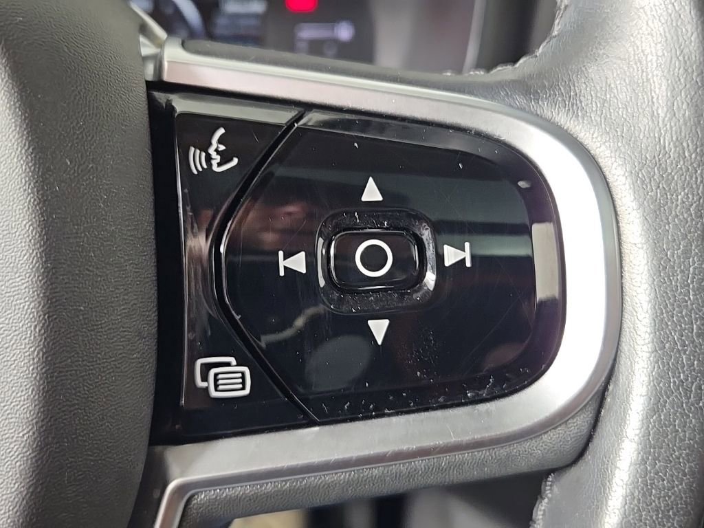 Used 2019 Volvo S60 T5 Momentum w/ Premium Package image 24