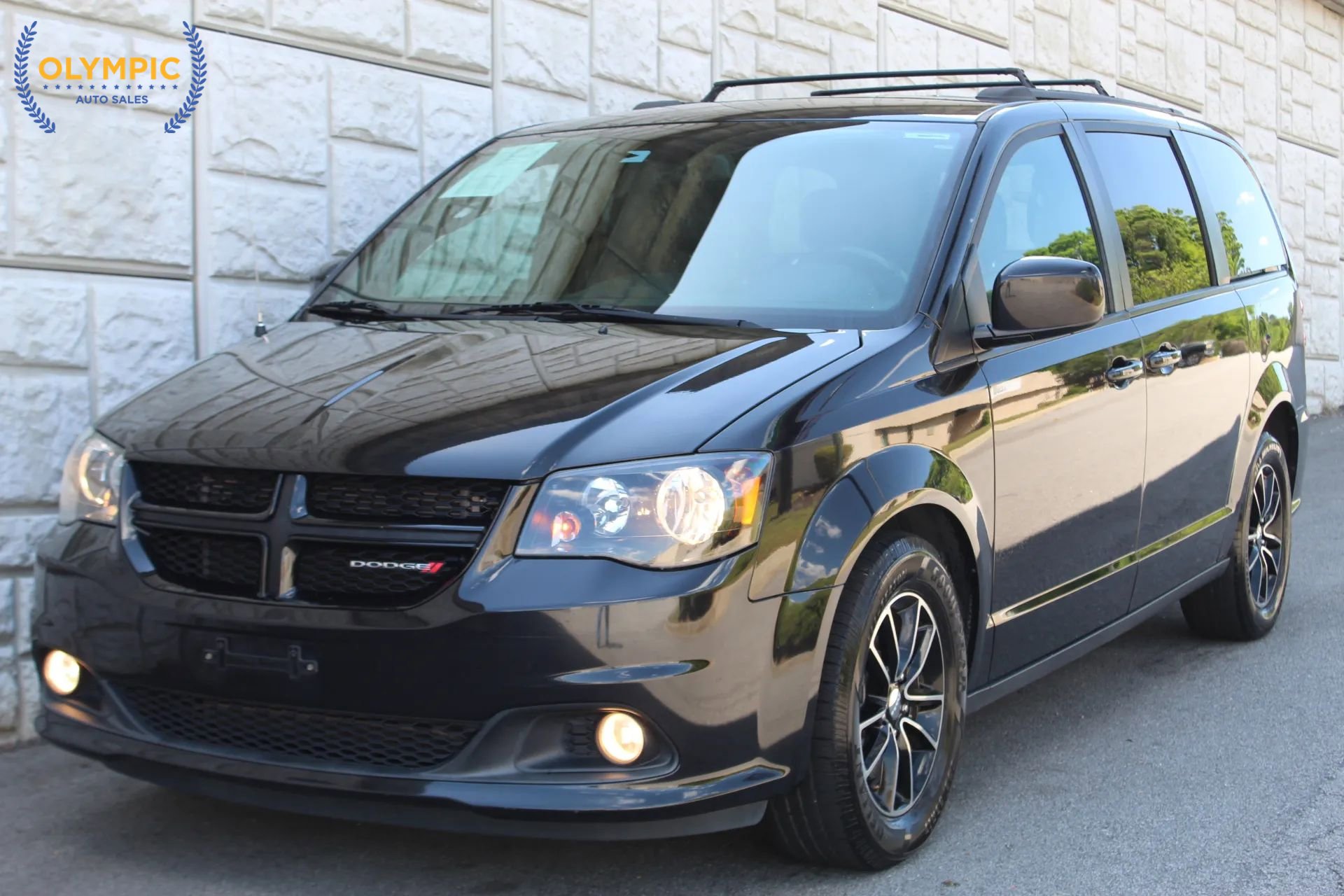 Used 2018 Dodge Grand Caravan GT FWD image 1