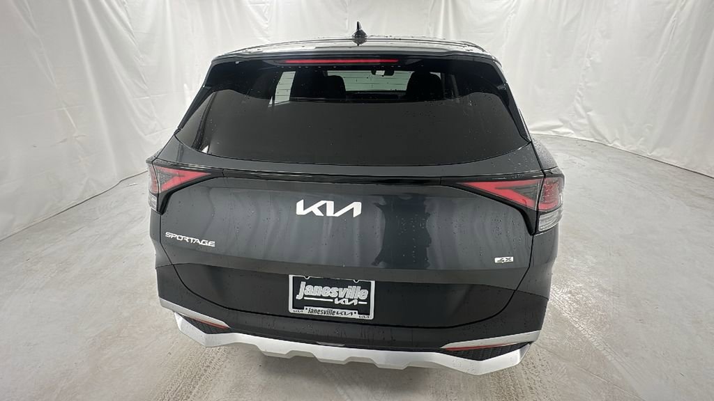 Used 2024 Kia Sportage LX image 4