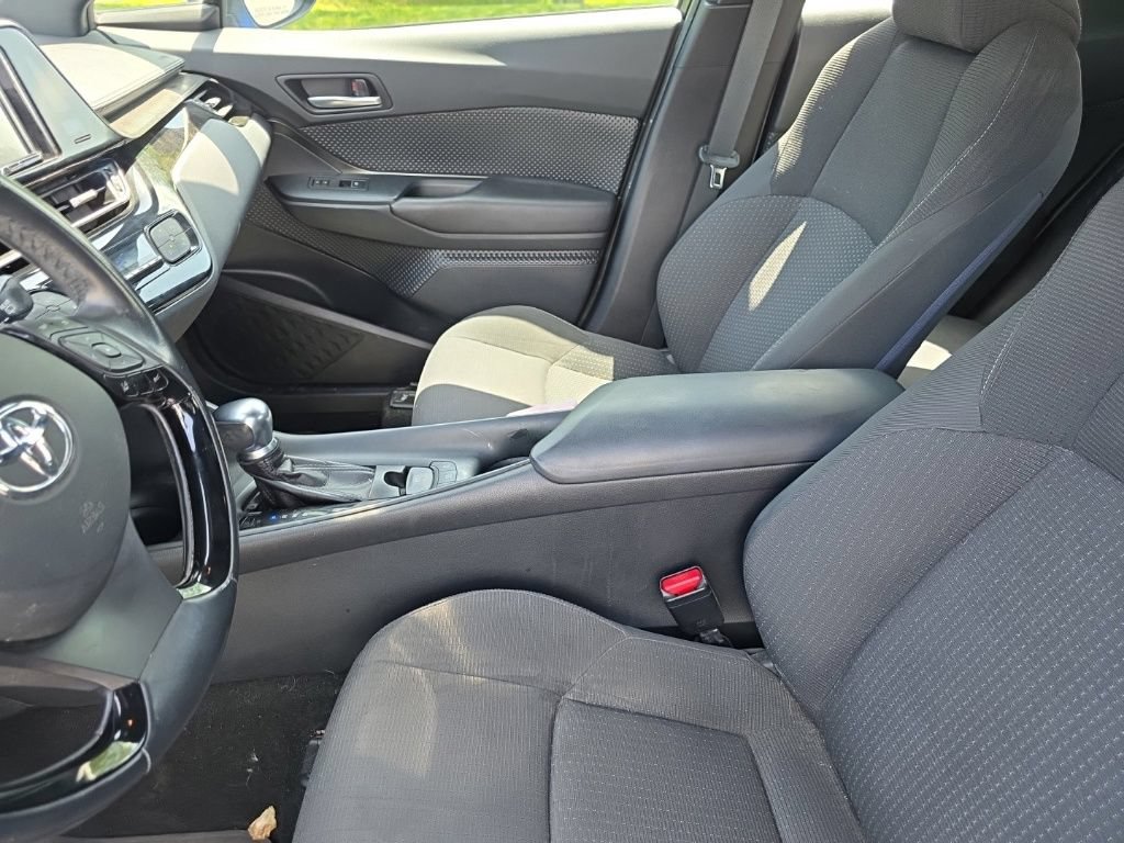Used 2018 Toyota C-HR XLE FWD image 23