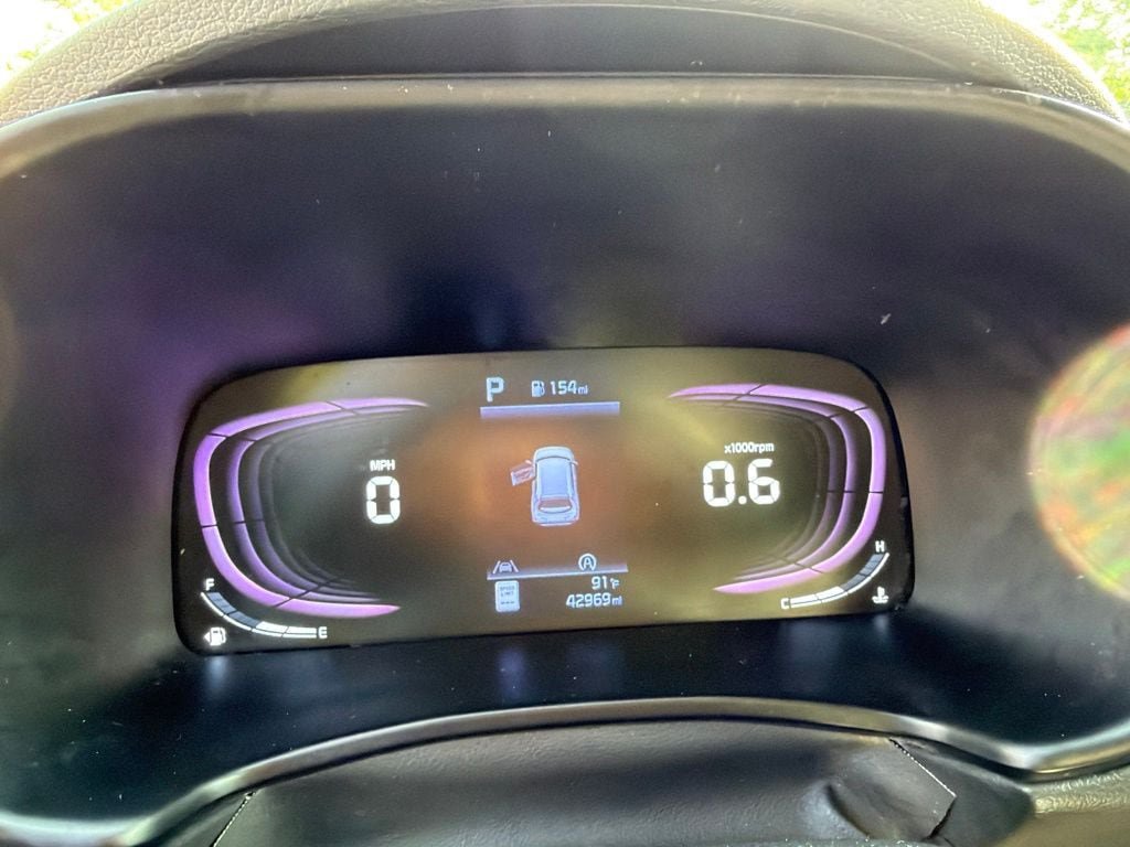 Certified 2023 Kia Soul LX w/ Option Group 015 FWD image 18