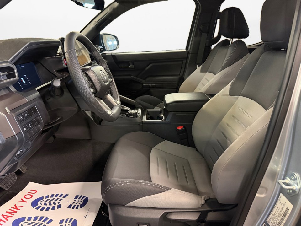 Used 2024 Toyota Tacoma TRD Off-Road image 11