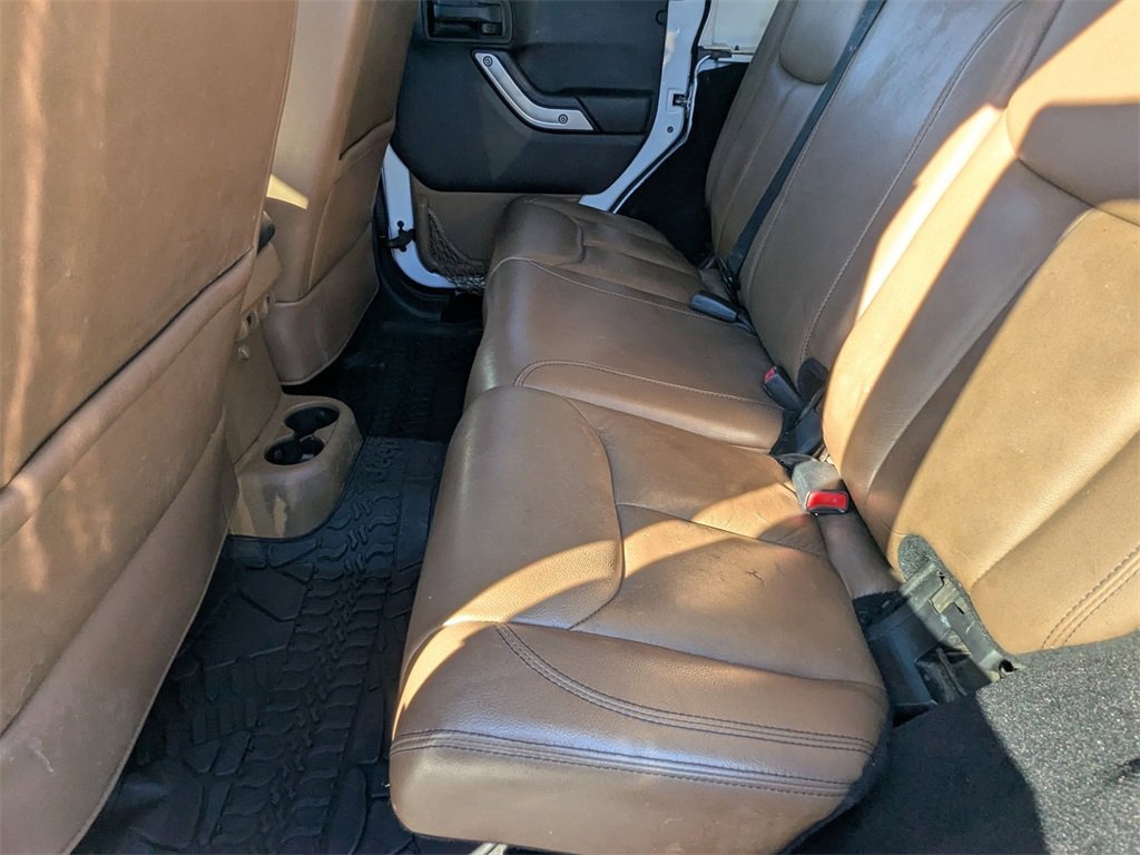 Used 2015 Jeep Wrangler Unlimited Sahara w/ Connectivity Group image 17