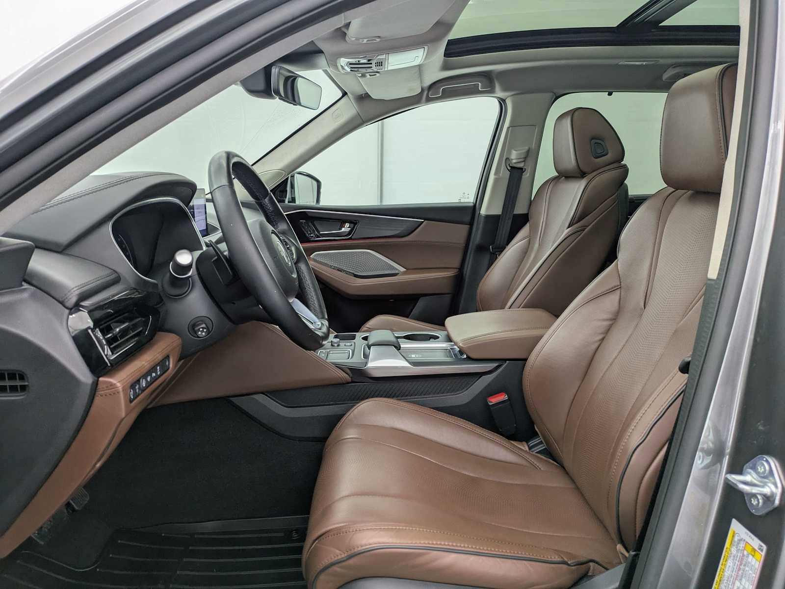 Used 2023 Acura MDX SH-AWD w/ Advance Package image 16