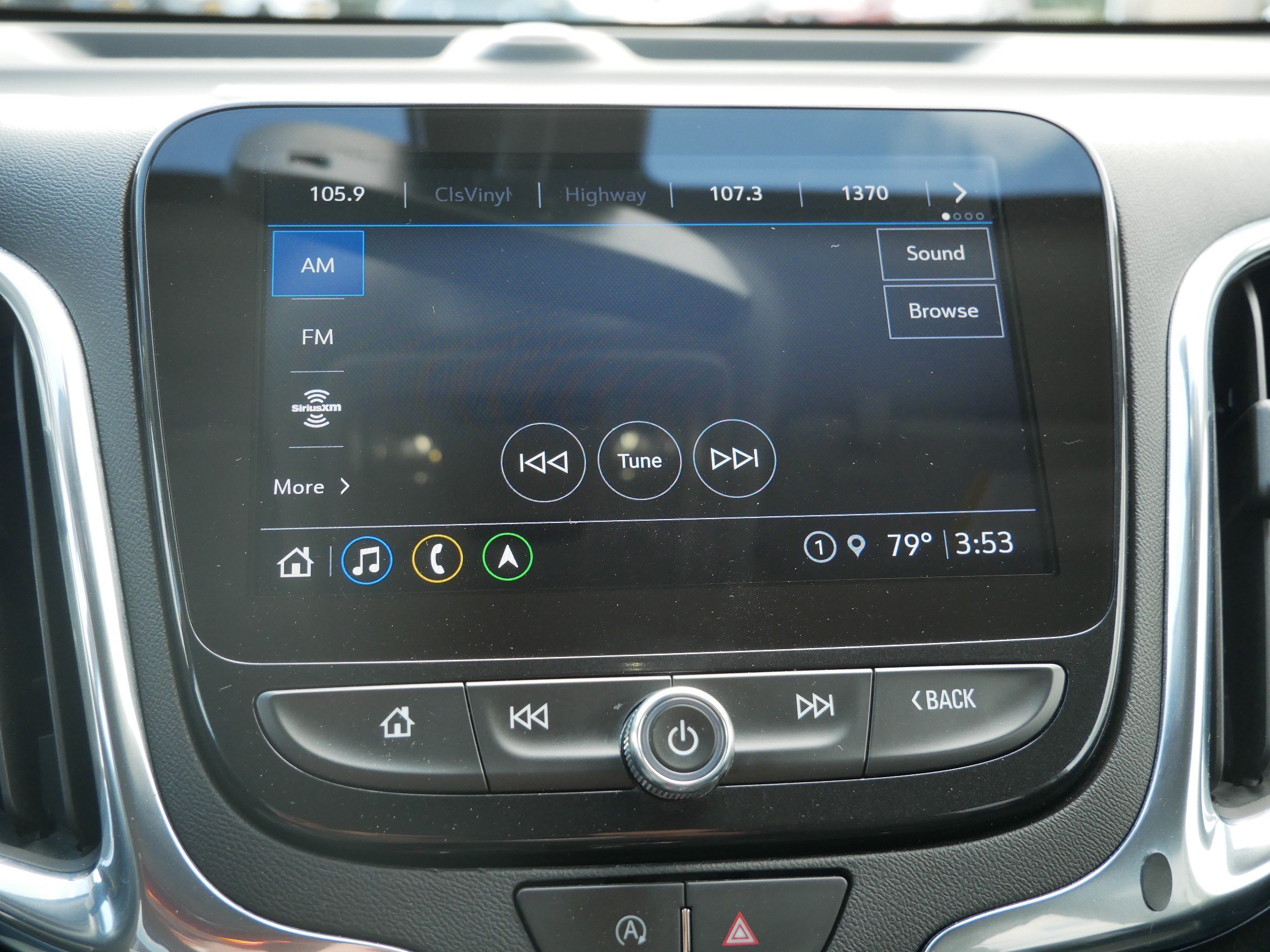 Used 2023 Chevrolet Equinox Premier AWD/4WD image 22