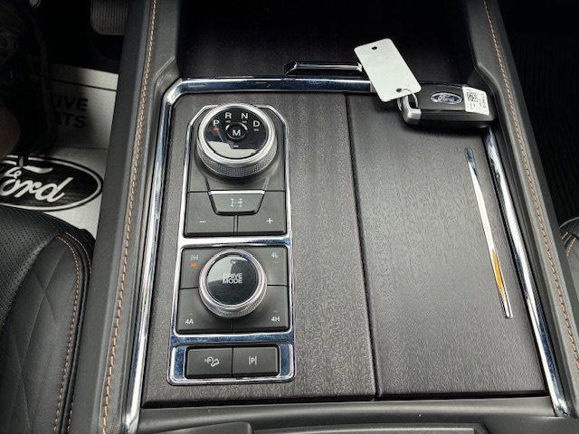 Used 2023 Ford Expedition Platinum image 27