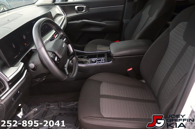 Certified 2026 Kia Sorento LX FWD image 14